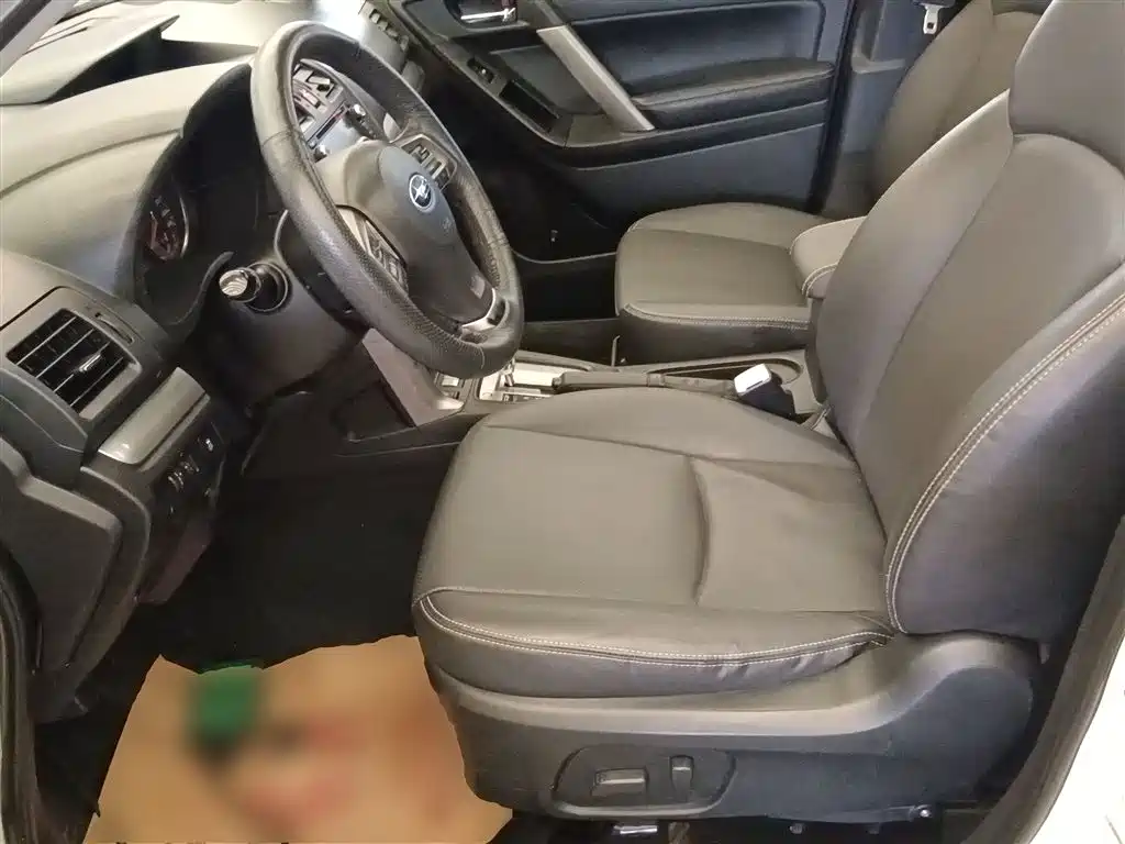 Subaru Forester 2014 2.0i Automatic Luxury Edition фото 15