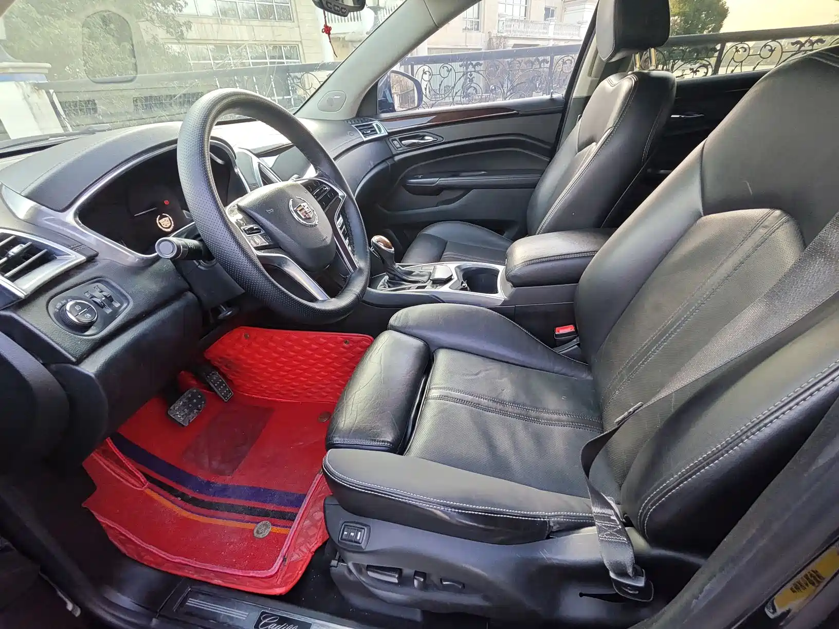 Фото 8 - Cadillac SRX