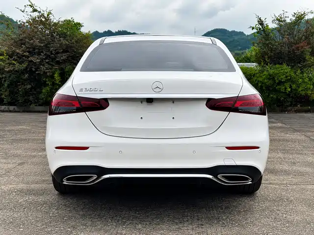 Mercedes-Benz E-Class 2021 E 300 L Fashion — фото 5