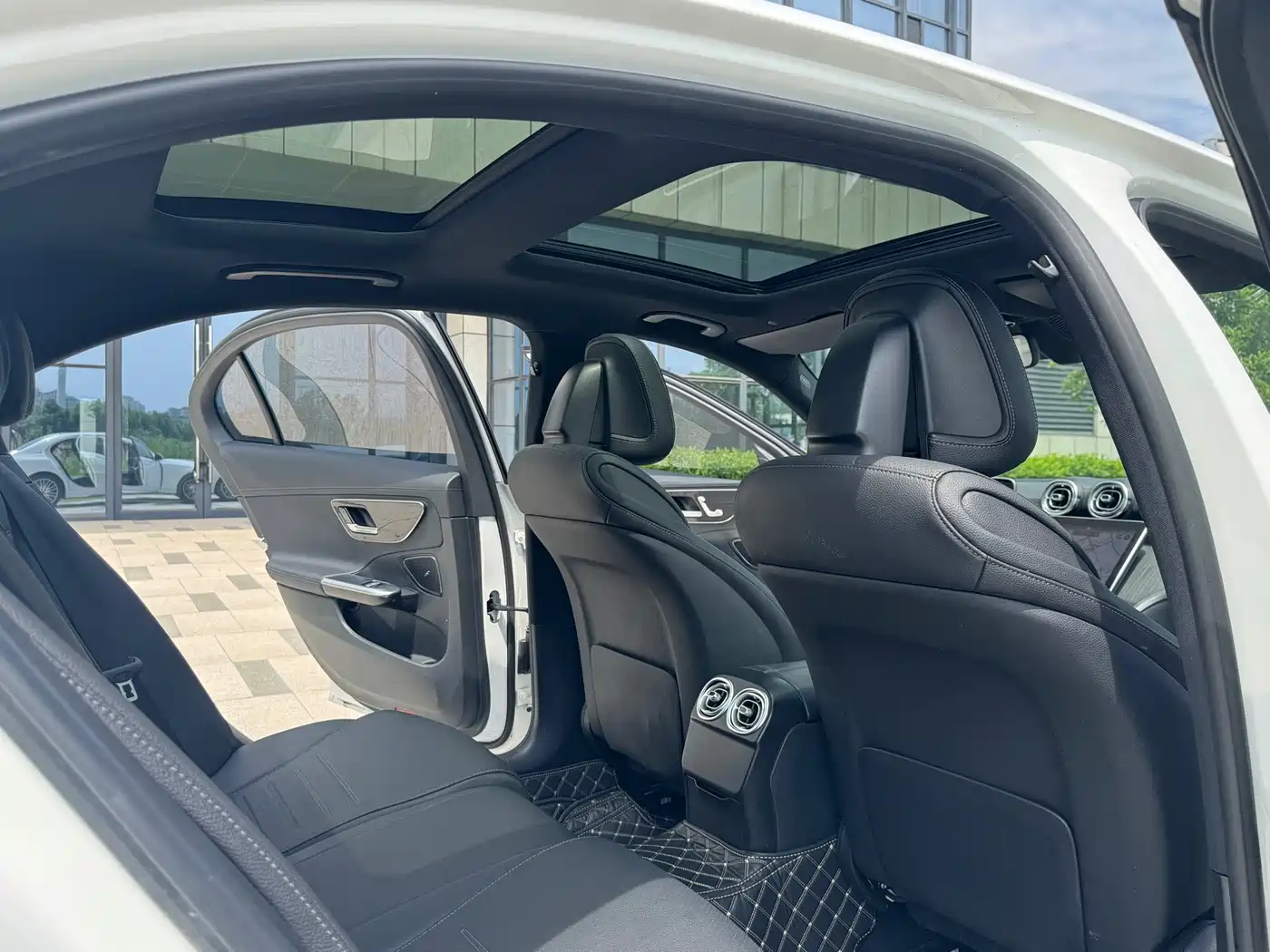 Mercedes-Benz C-Class 2022 Facelift C 260 L Sport фото 16