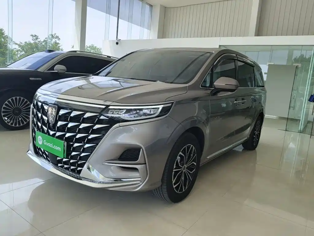 Roewe iMAX8 EV 2025 Model 1.5T DMH Land Premium Edition