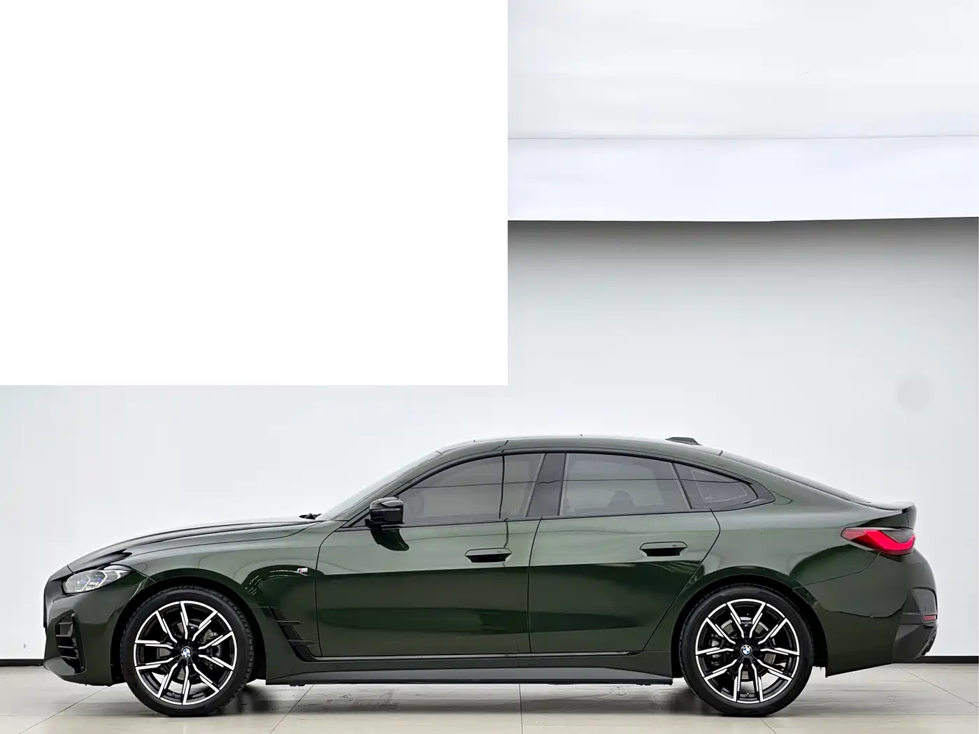 BMW 4 Series 2023 425i Gran Coupe M Sport Shadowline Package фото 3