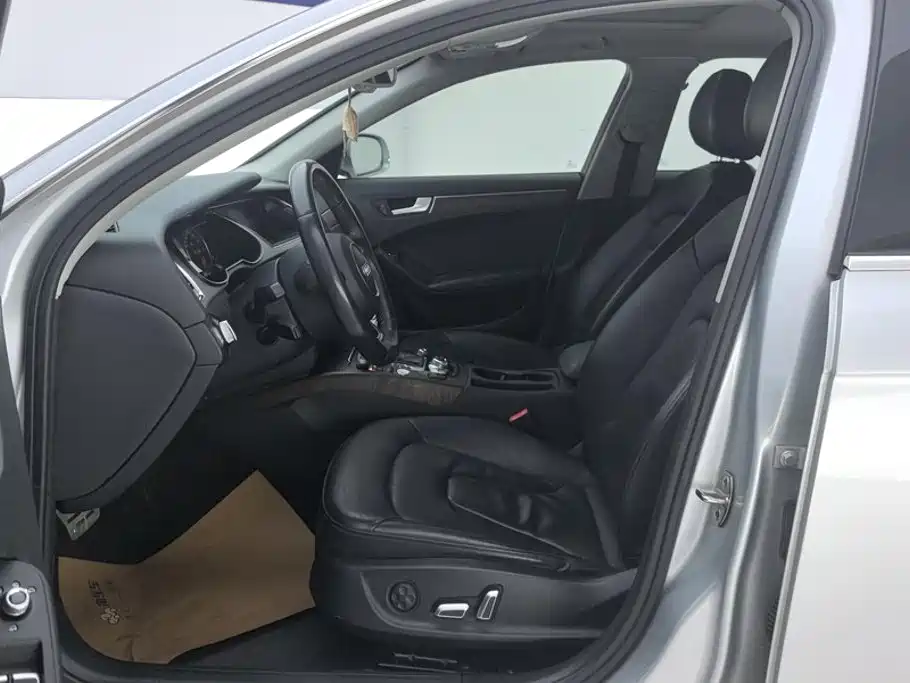 Фото 9 - Audi A4L