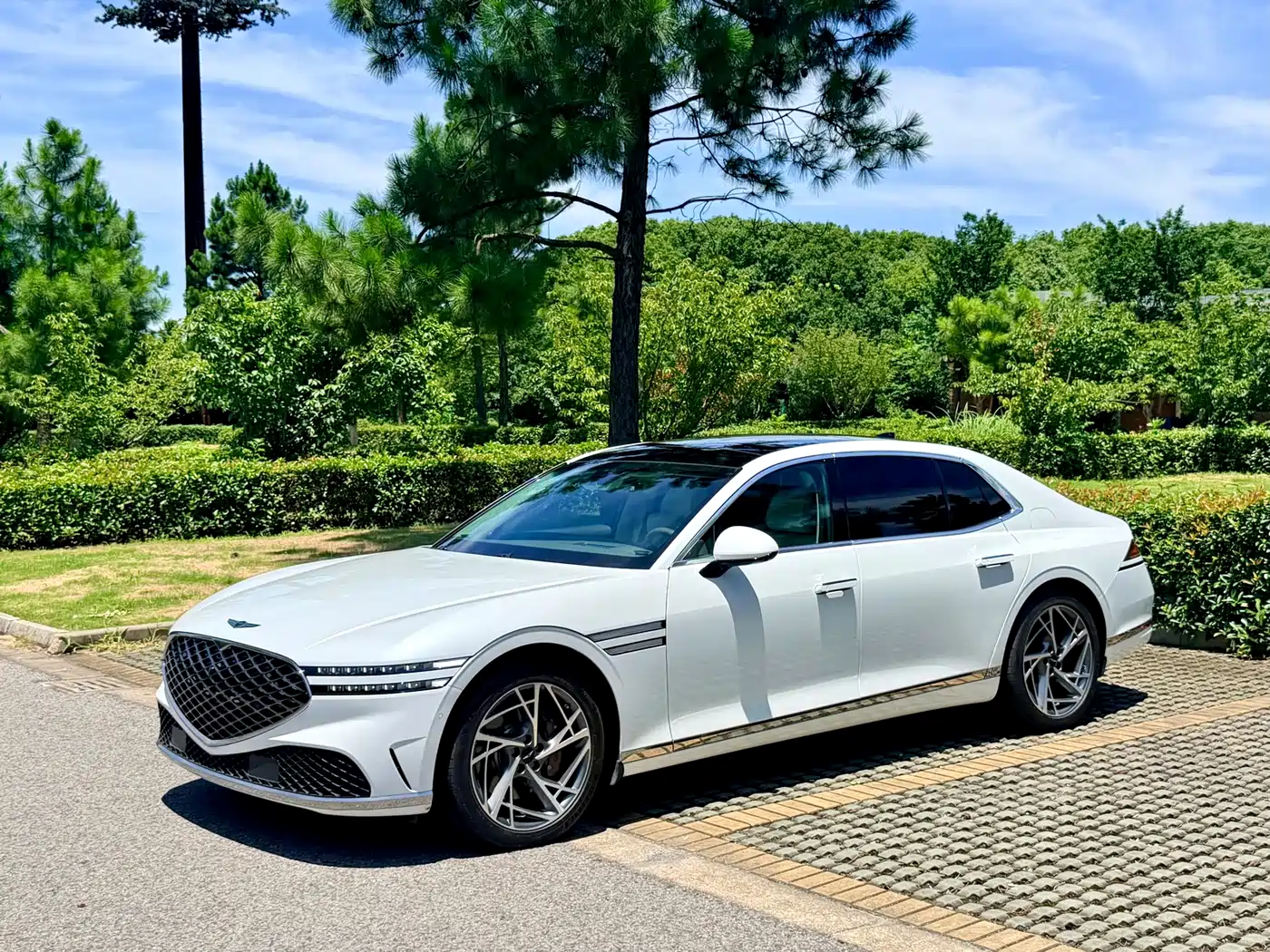 Genesis G90
