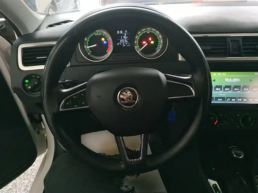 Škoda Skoda Rapid Spaceback 2019 Facelift 1.5L Automatic Comfort Version China V фото 7