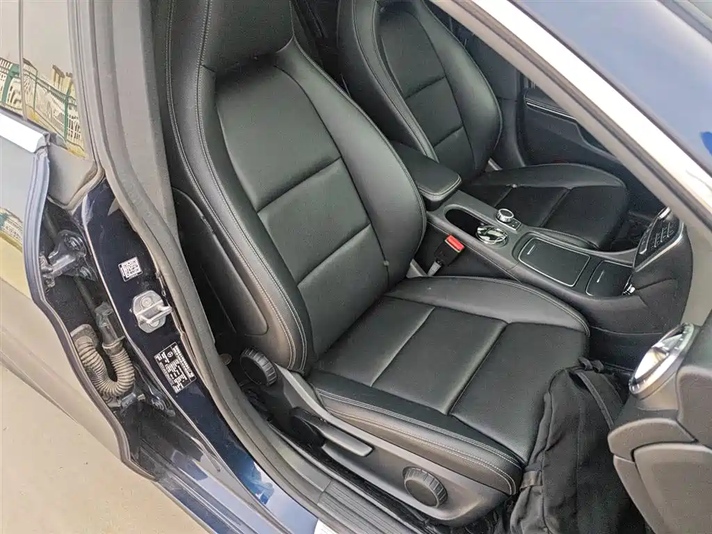 Mercedes-Benz CLA (Import) 2018 CLA 200 Dynamic Edition фото 11