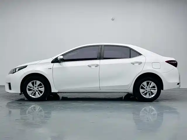 Toyota Corolla 2014 1.6L CVT GL фото 4