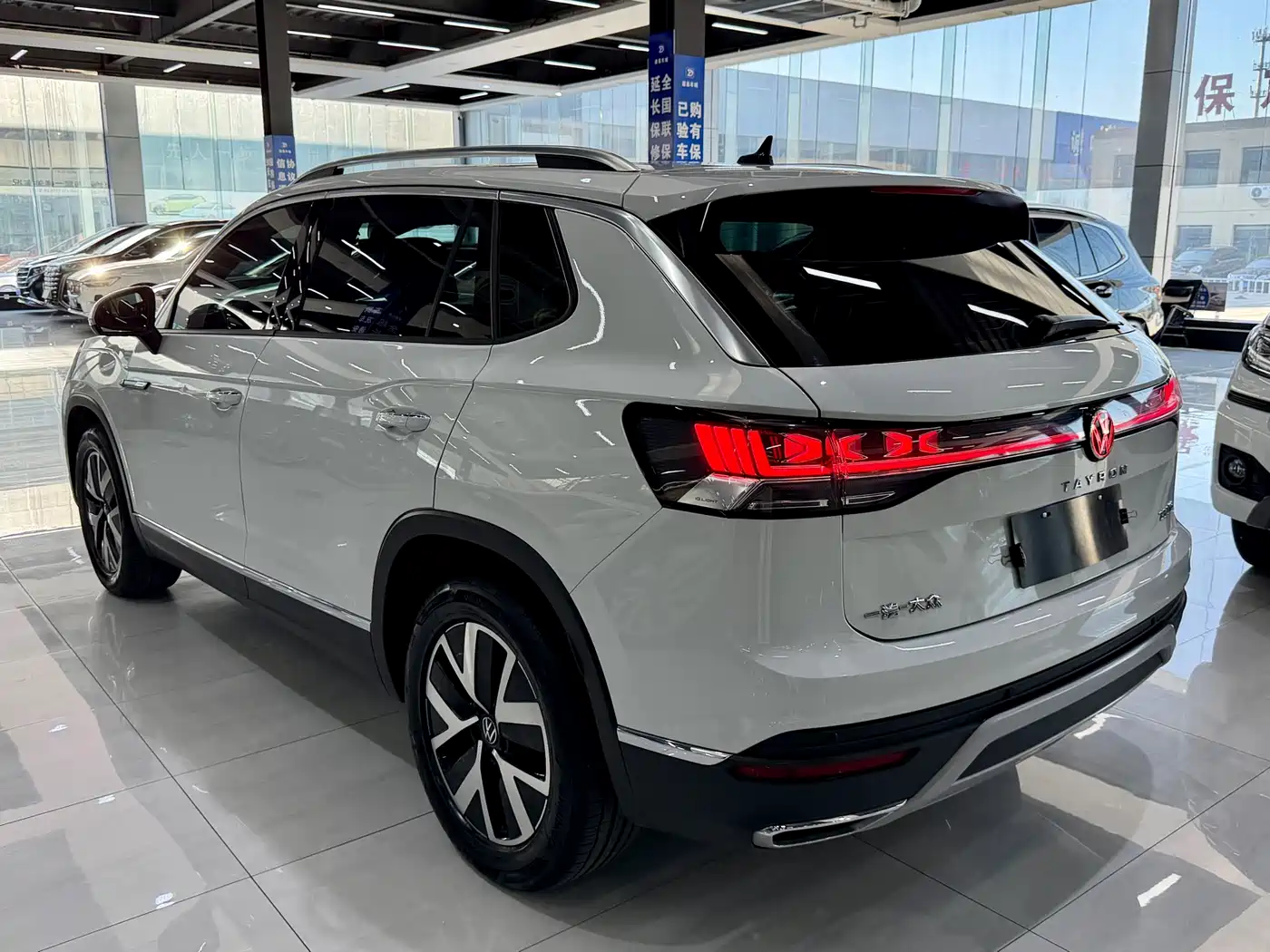 Volkswagen Tayron 2023 280TSI 2WD Luxury Plus Advanced Edition фото 9