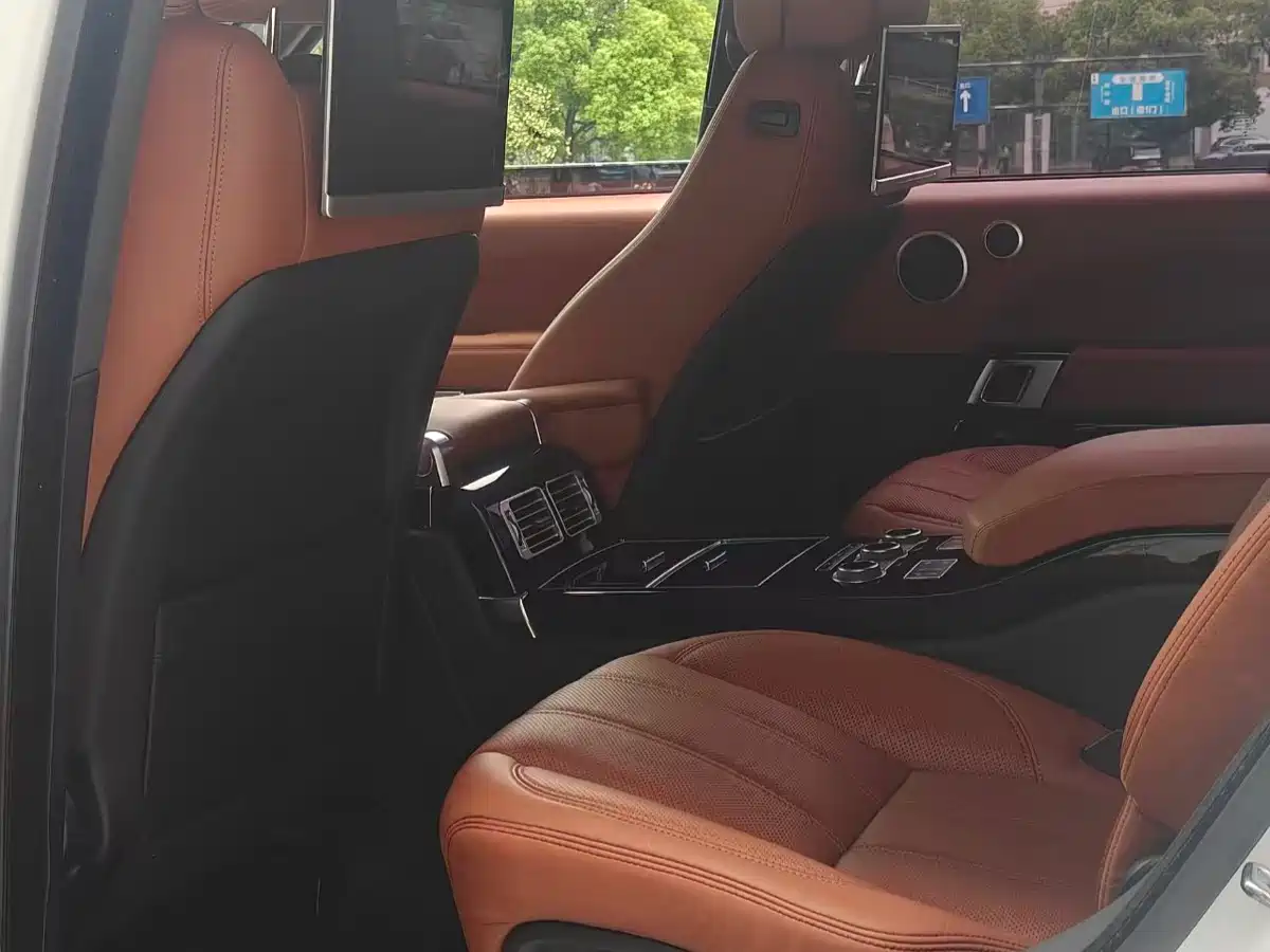 Land Rover Range Rover 2015 3.0 TDV6 Vogue фото 3