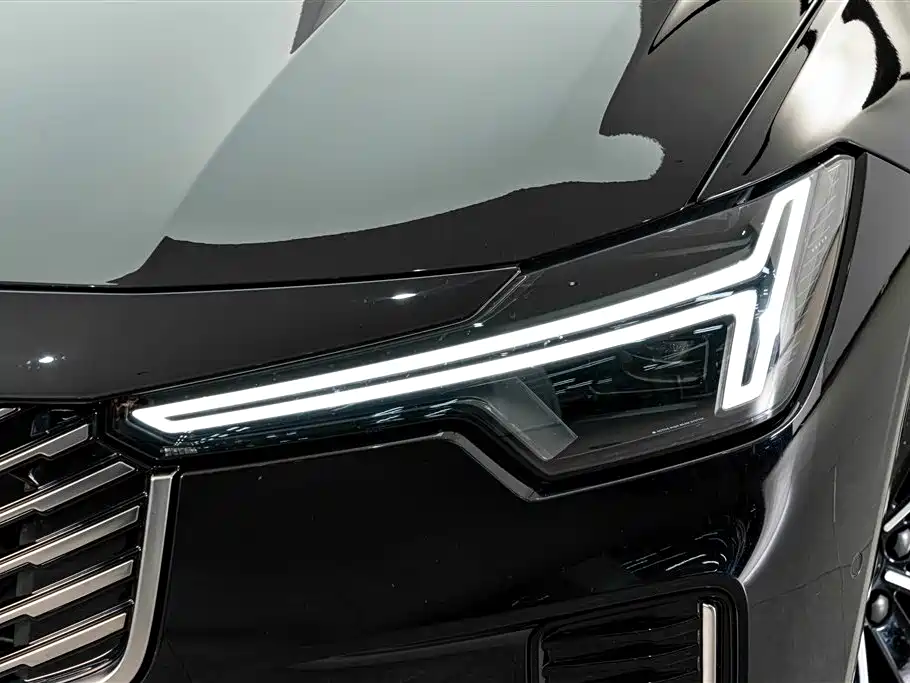 2025 Volvo S90