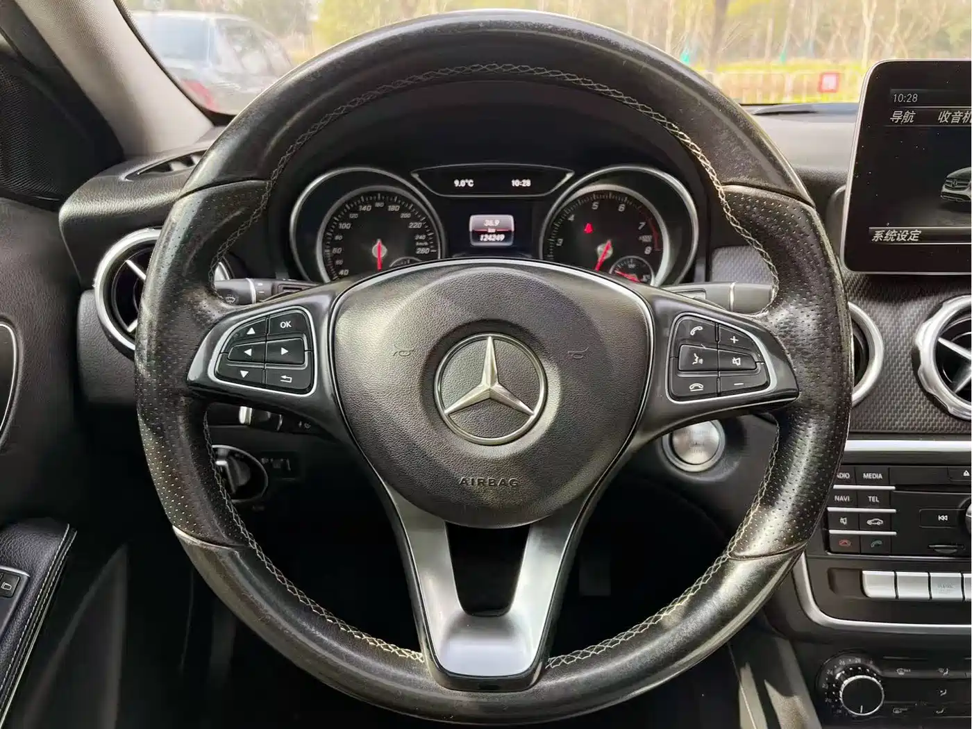 Mercedes-Benz GLA 2017 GLA 200 Dynamic фото 14