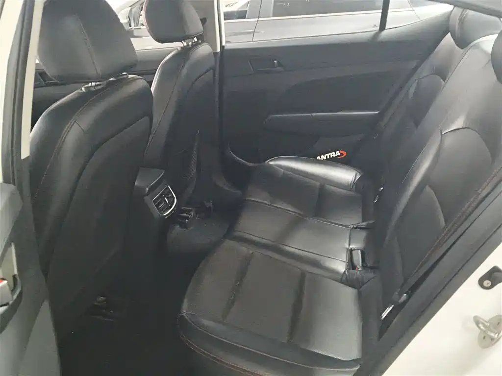 Hyundai Elantra 2018 1.4T DCT Dynamic·Vitality Model фото 12