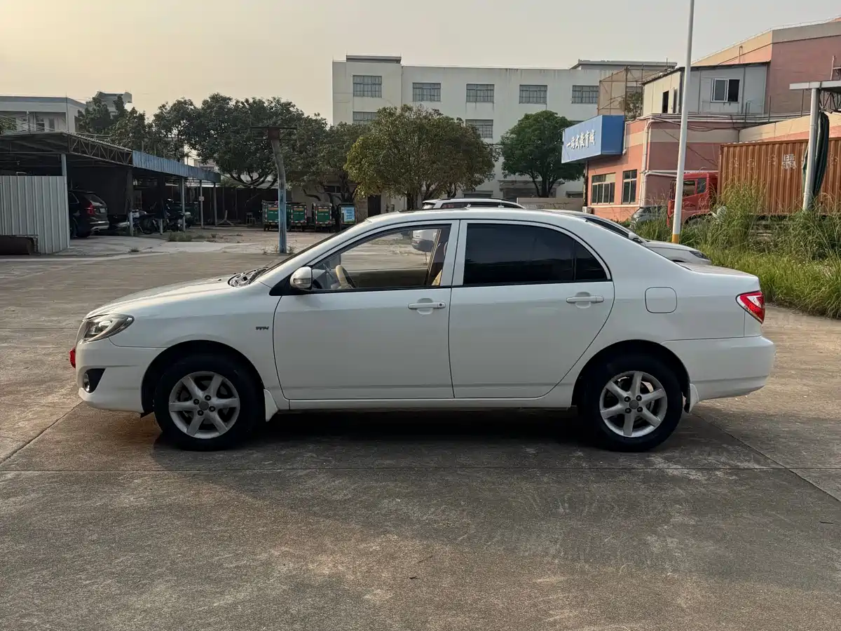 Toyota Corolla 2013 1.6L Automatic Luxury фото 6