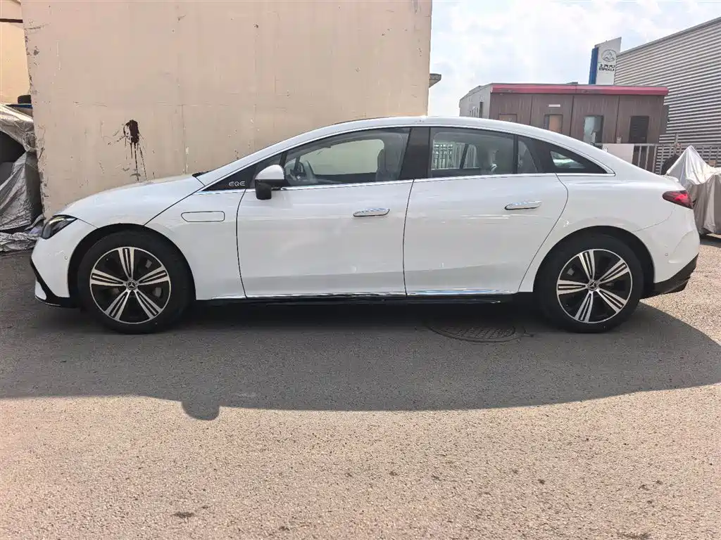 Mercedes-Benz EQE 2025 2025 Model 500 4MATIC Luxury Edition