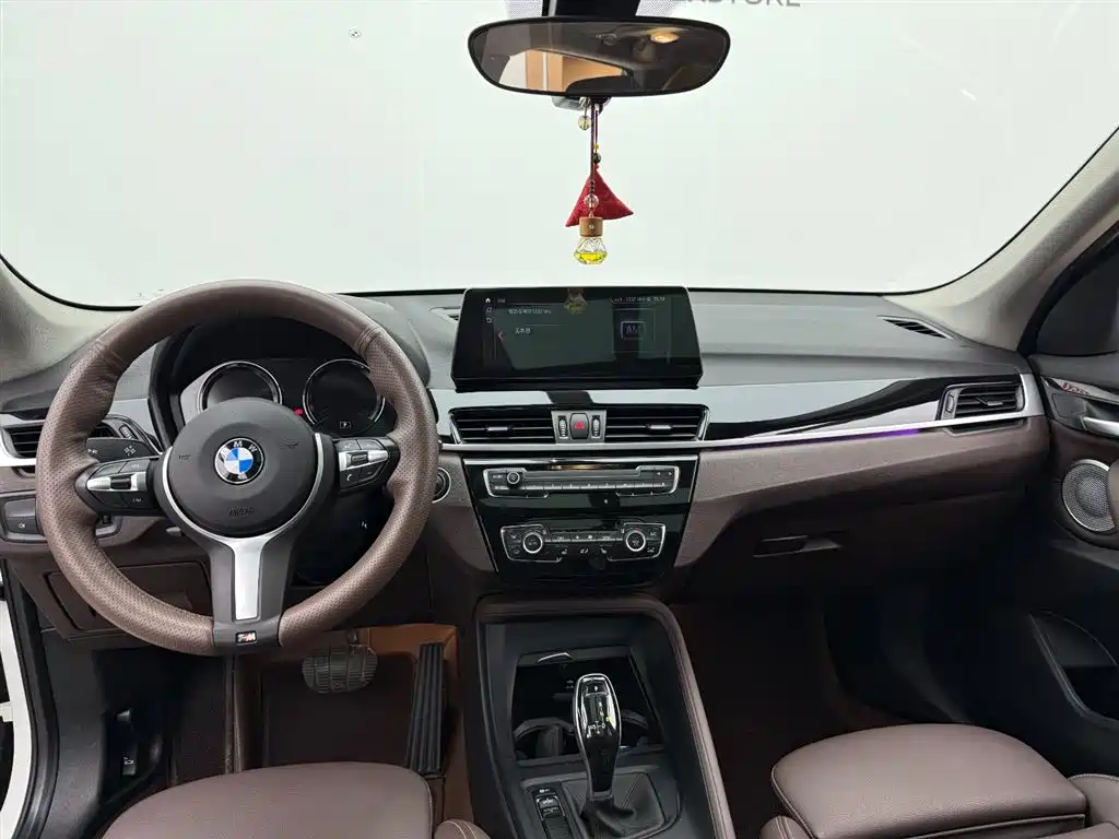 BMW X1 2022 sDrive25Li Leading фото 13