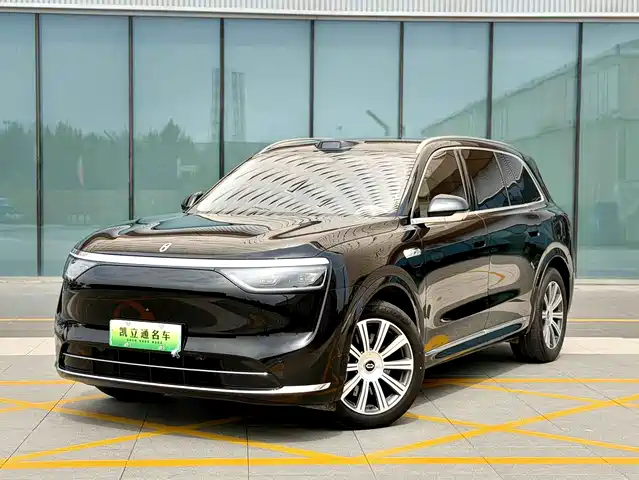 AITO Wenjie AITO M8 2025 Range Extender Max+ Edition 53.4kWh 5-seater