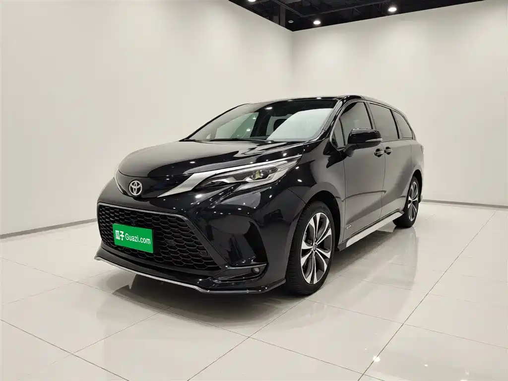 Toyota Granvia 2024 2.5L Hybrid Premium PLUS фото 2
