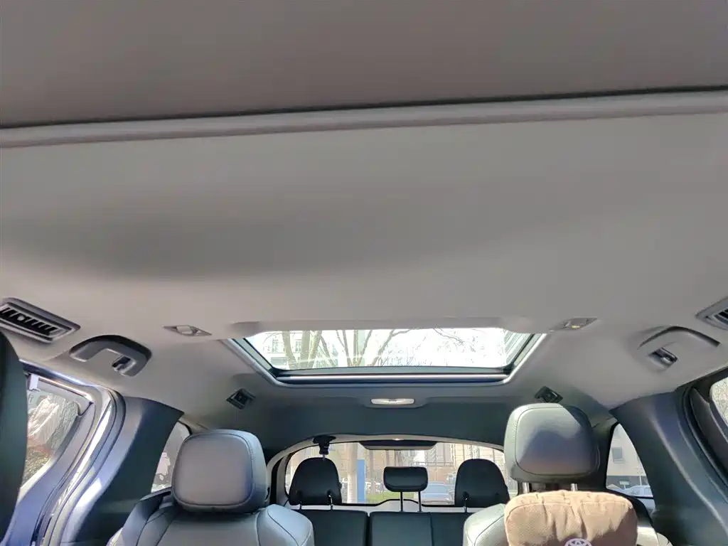 Toyota Granvia 2024 2.5L Hybrid Premium PLUS фото 18
