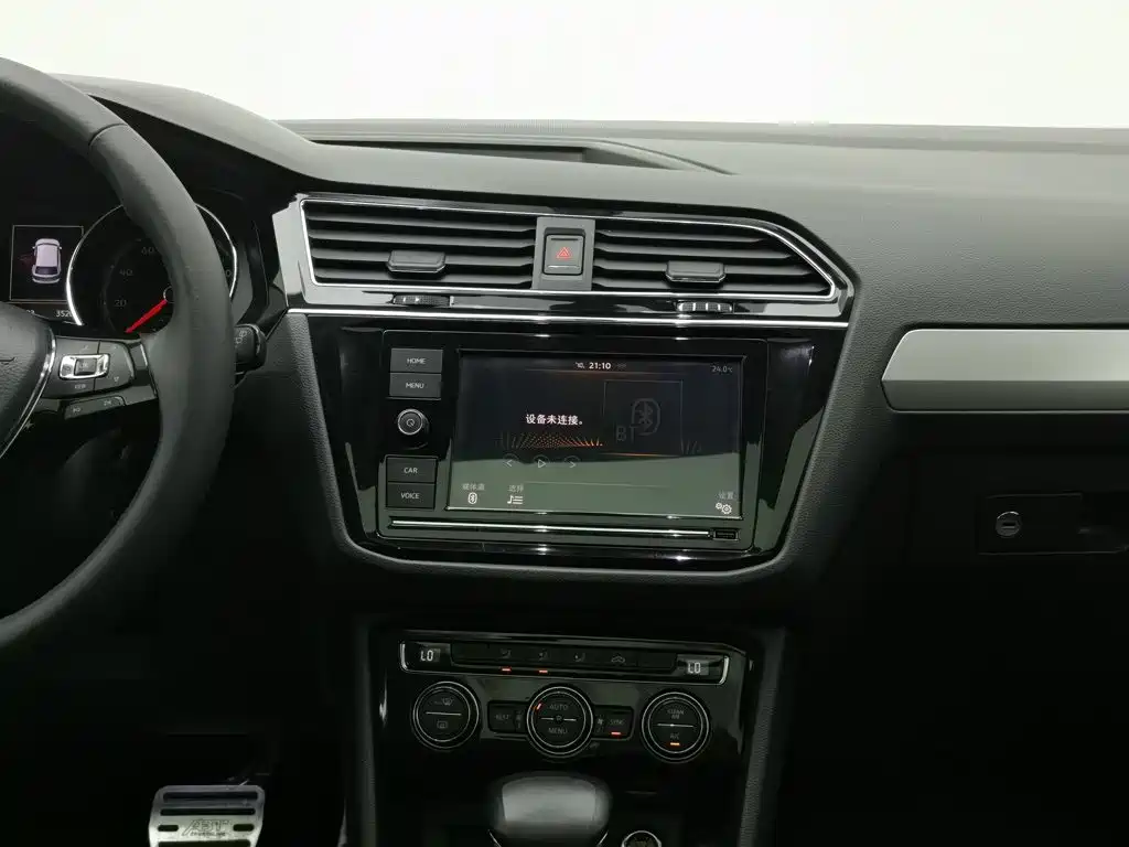 Фото 12 - Volkswagen Tiguan L