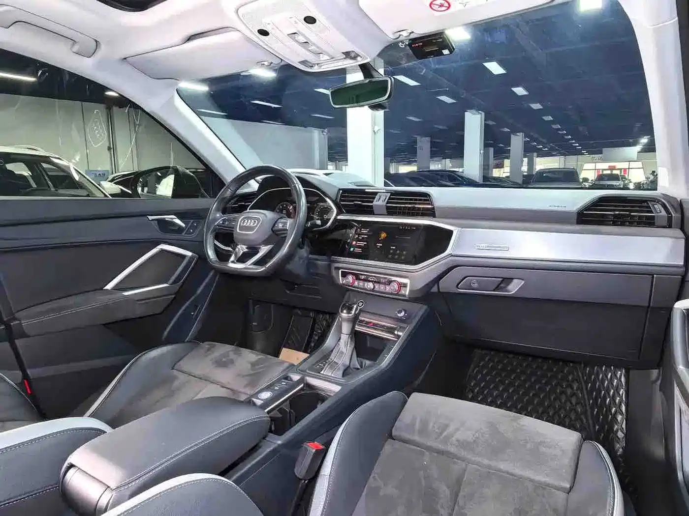 Audi Q3 2022 35 TFSI Fashion Elegance фото 14