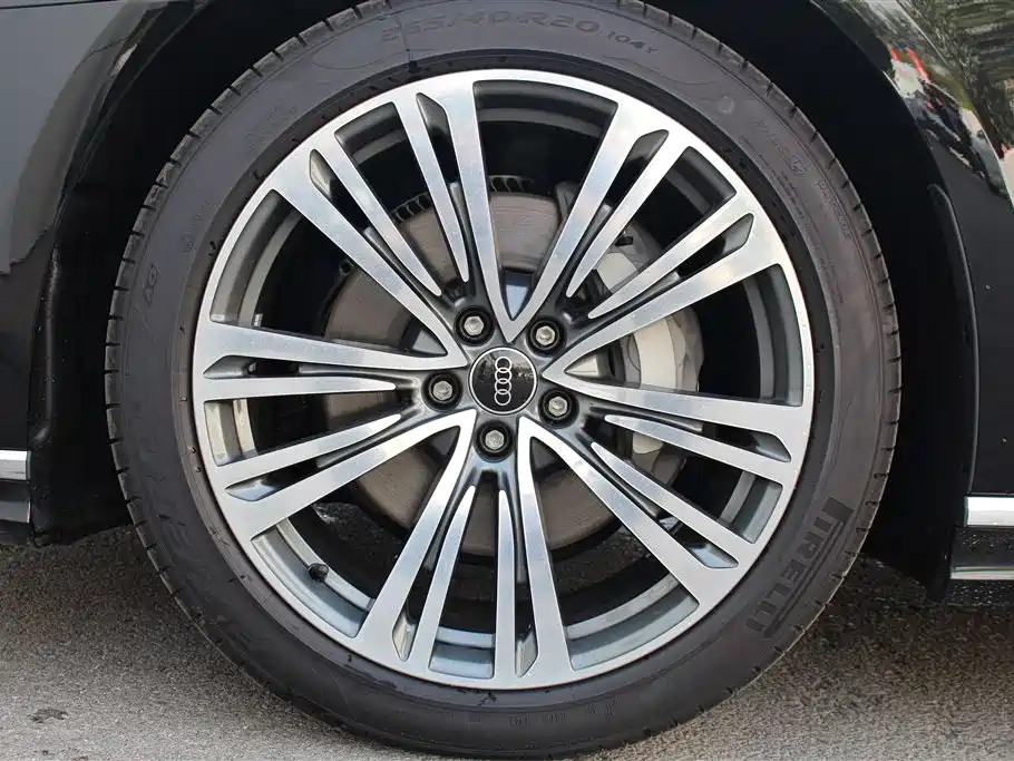Audi A8 2023 A8L 50 TFSI quattro Exclusive фото 10