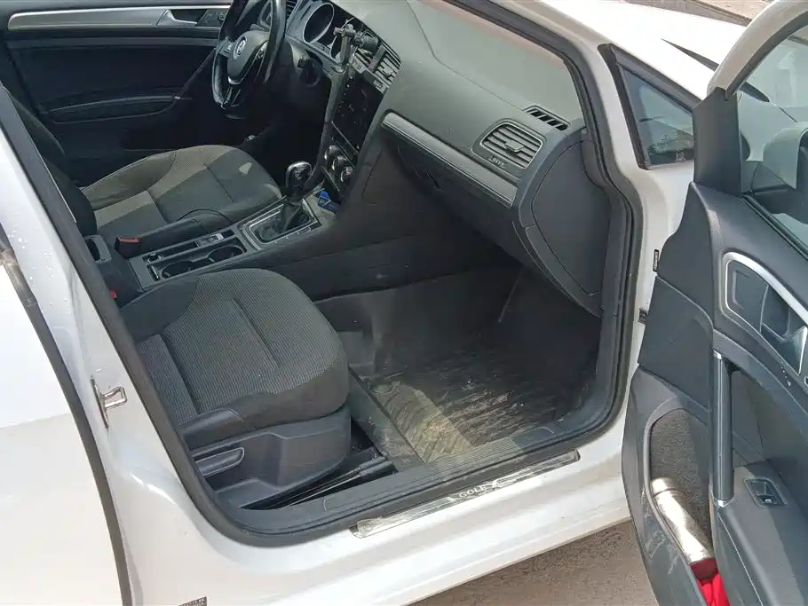 Volkswagen Golf 2020 Beloved Edition 280TSI DSG Comfort фото 8