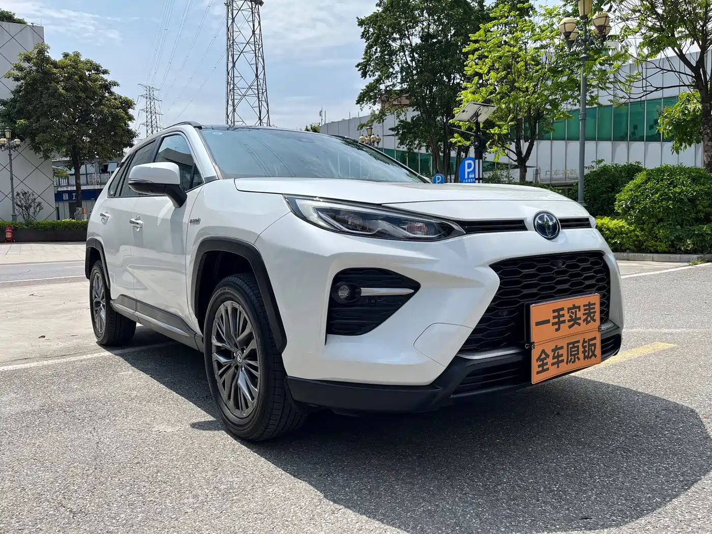 Toyota Wildlander 2023 Hybrid 2.5L E-CVT AWD Premium Edition фото 7