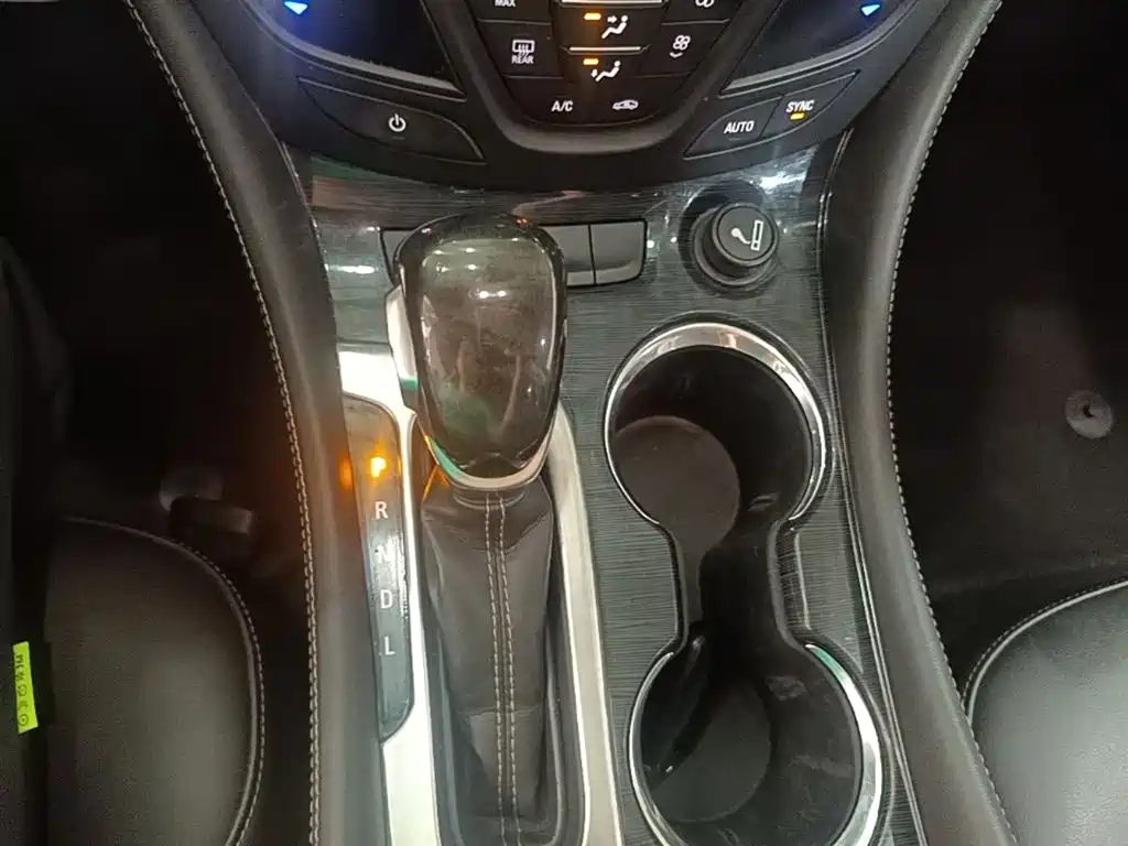 Buick Envision Plus 2017 20T FWD Premium фото 14