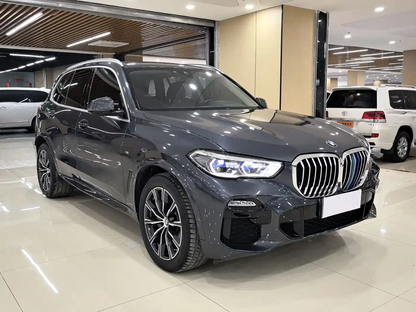 BMW X5 (Import) 2020 xDrive40i M Sport Package фото 3