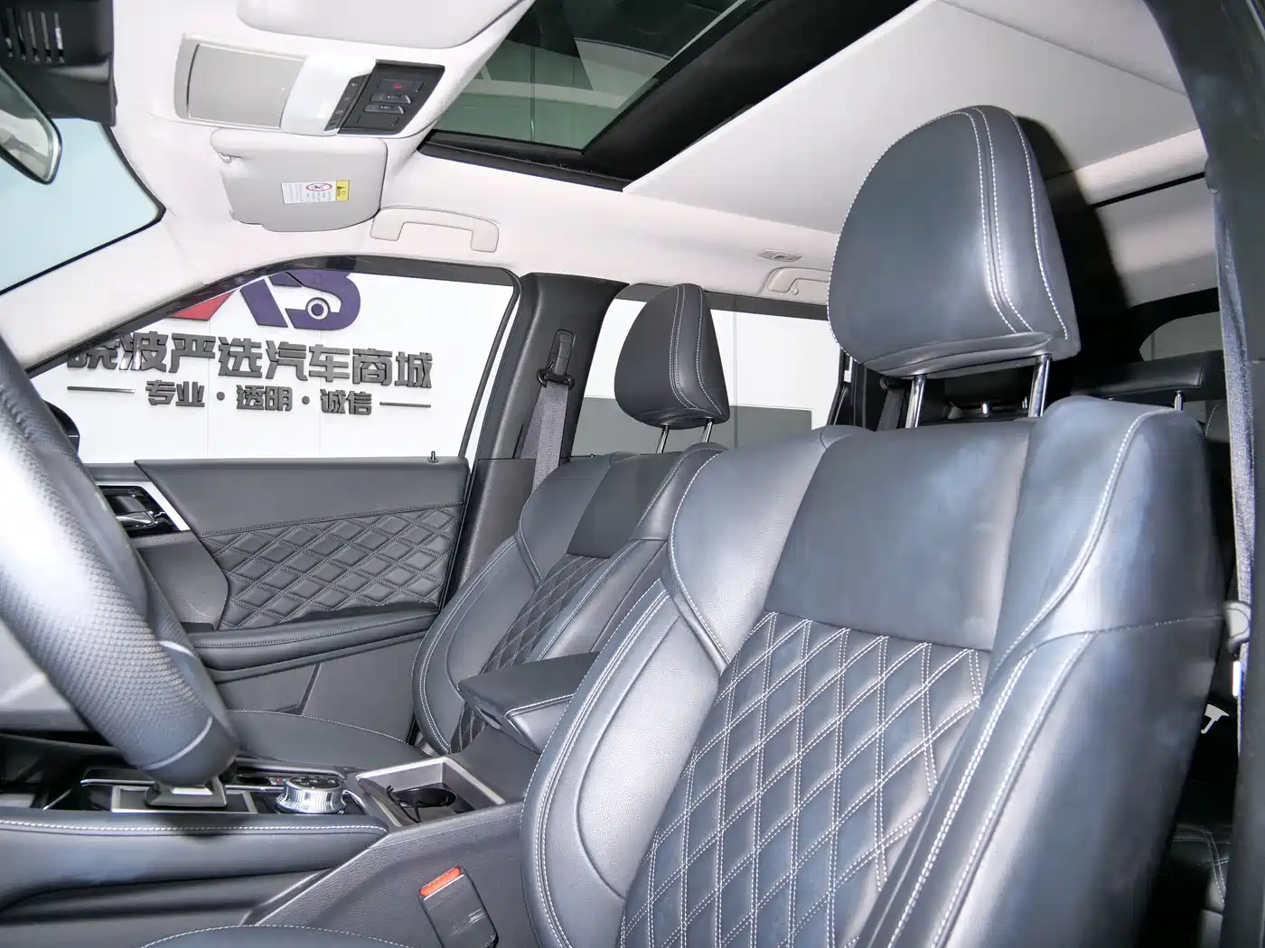 Mitsubishi Outlander 2023 1.5T CVT AWD Premium 7-Seater фото 9