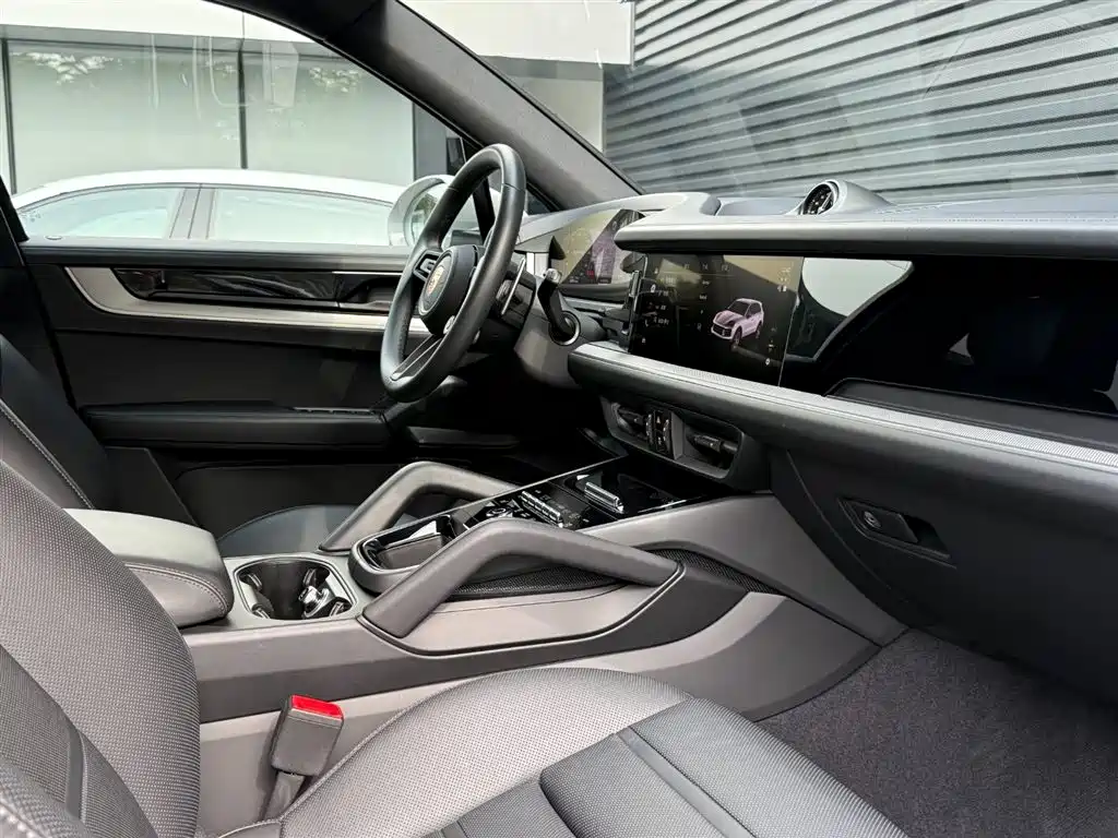 Porsche Cayenne 2025 Cayenne 3.0T Dream Chaser Edition фото 6