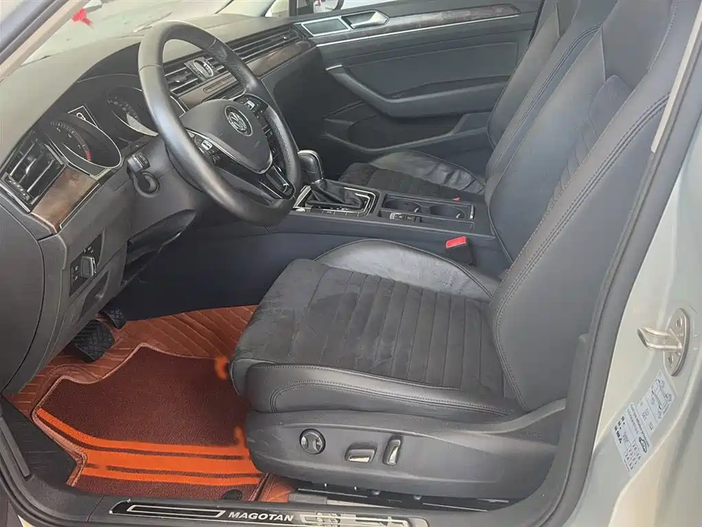 Volkswagen Magotan 2018 330TSI DSG Luxury фото 13