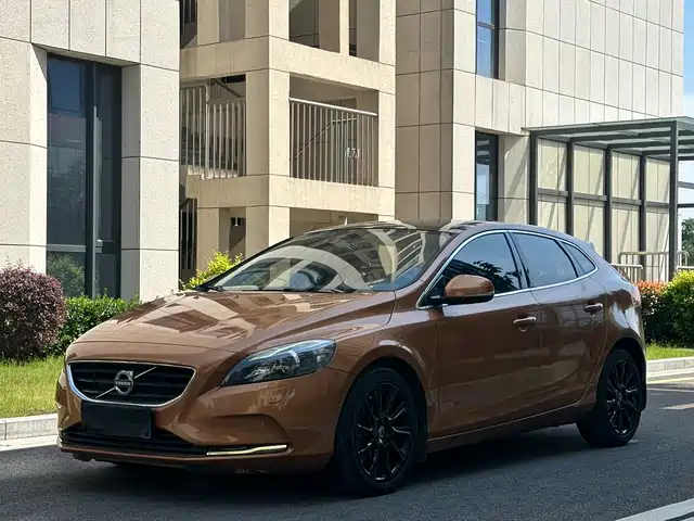  Volvo Volvo V40 2014 2.0T Zhiya Edition