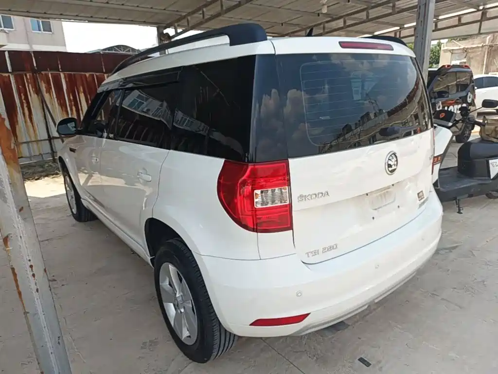 Škoda Yeti 2017 TSI280 DSG Advance фото 5