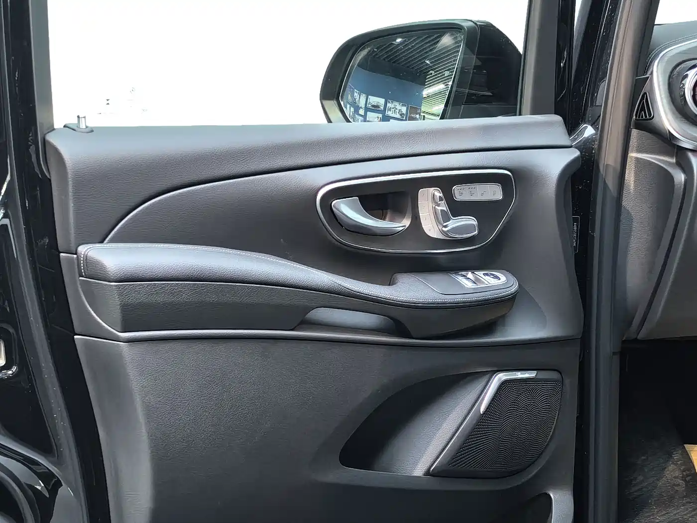 MERCEDES-BENZ V-CLASS