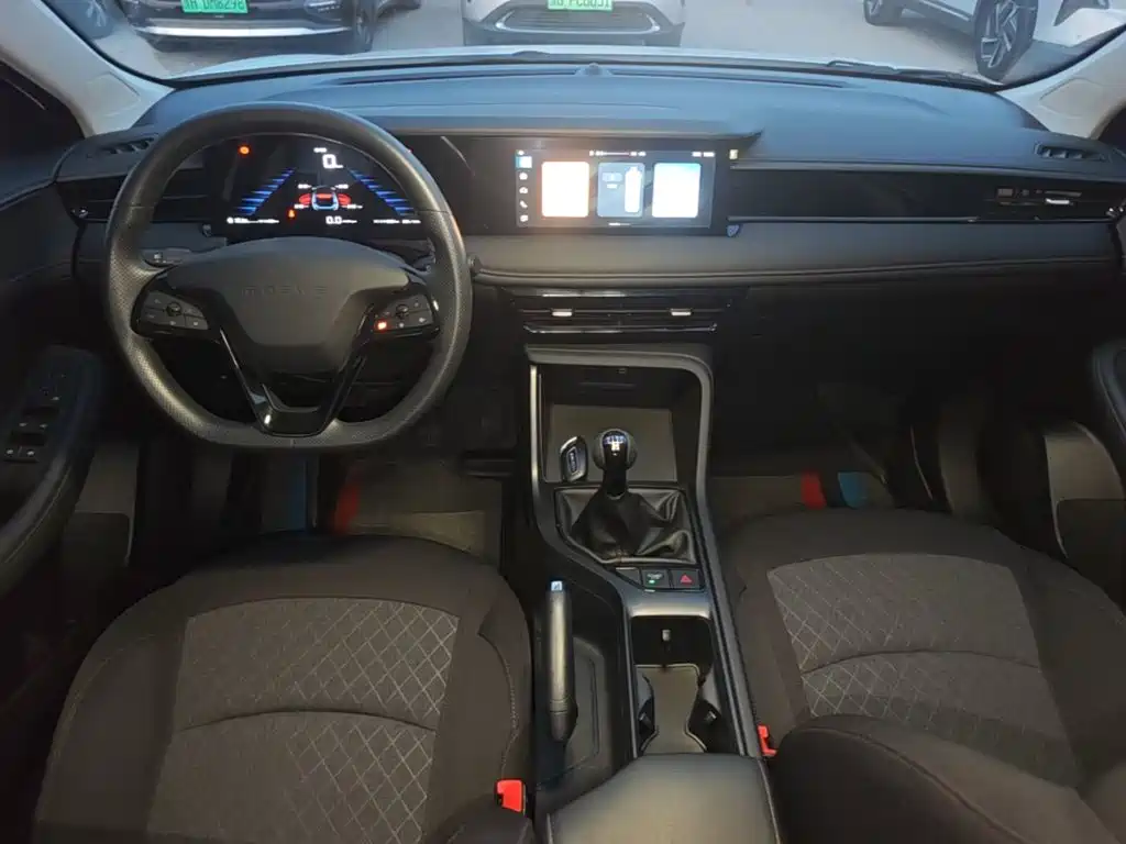 Roewe i5 2025 2023 1.5L Manual Comfort Edition