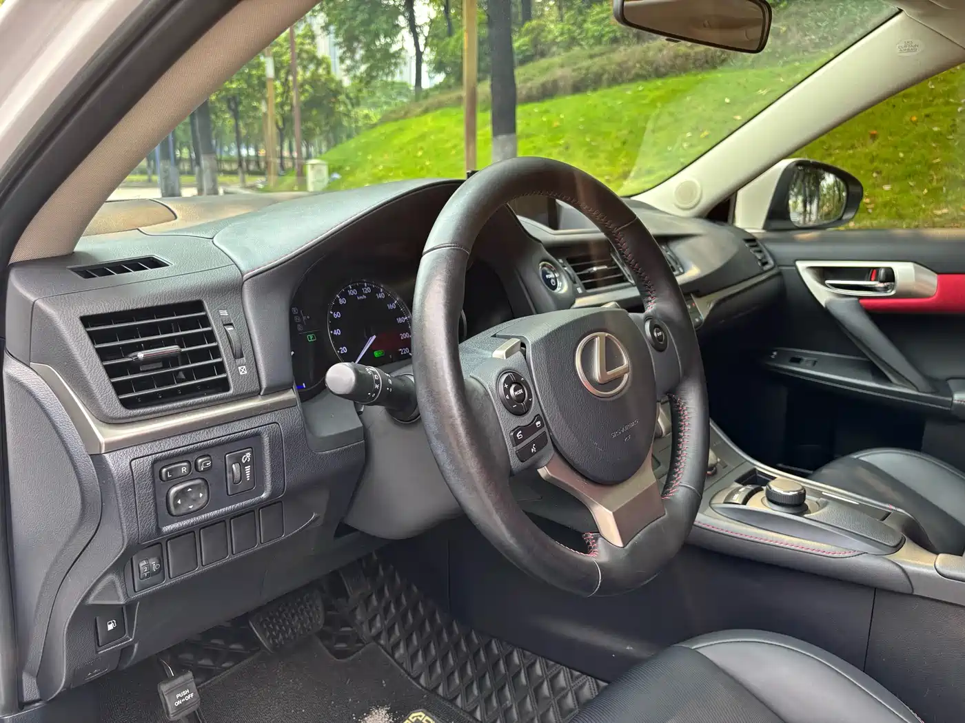 Lexus CT 2017 CT200h Comfort (Single Color, China V) фото 10