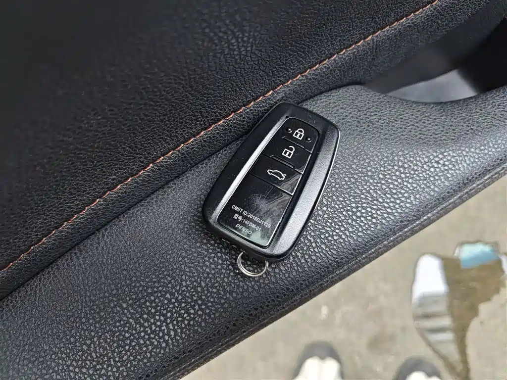 Toyota Camry 2023 Hybrid 2.5HGVP Leading Edition фото 9