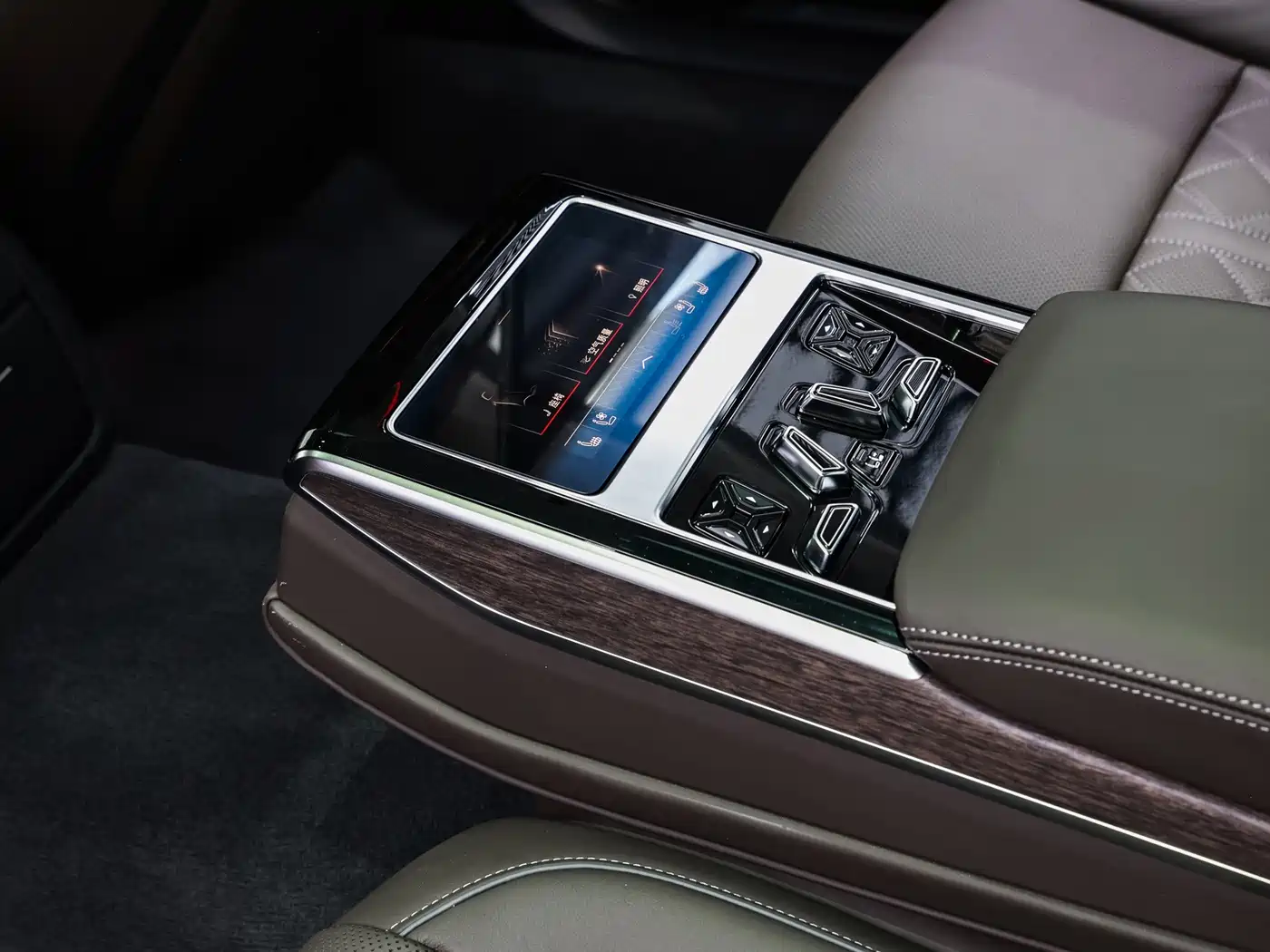 Audi A8 2026 2025 A8L 55 TFSI quattro Flagship