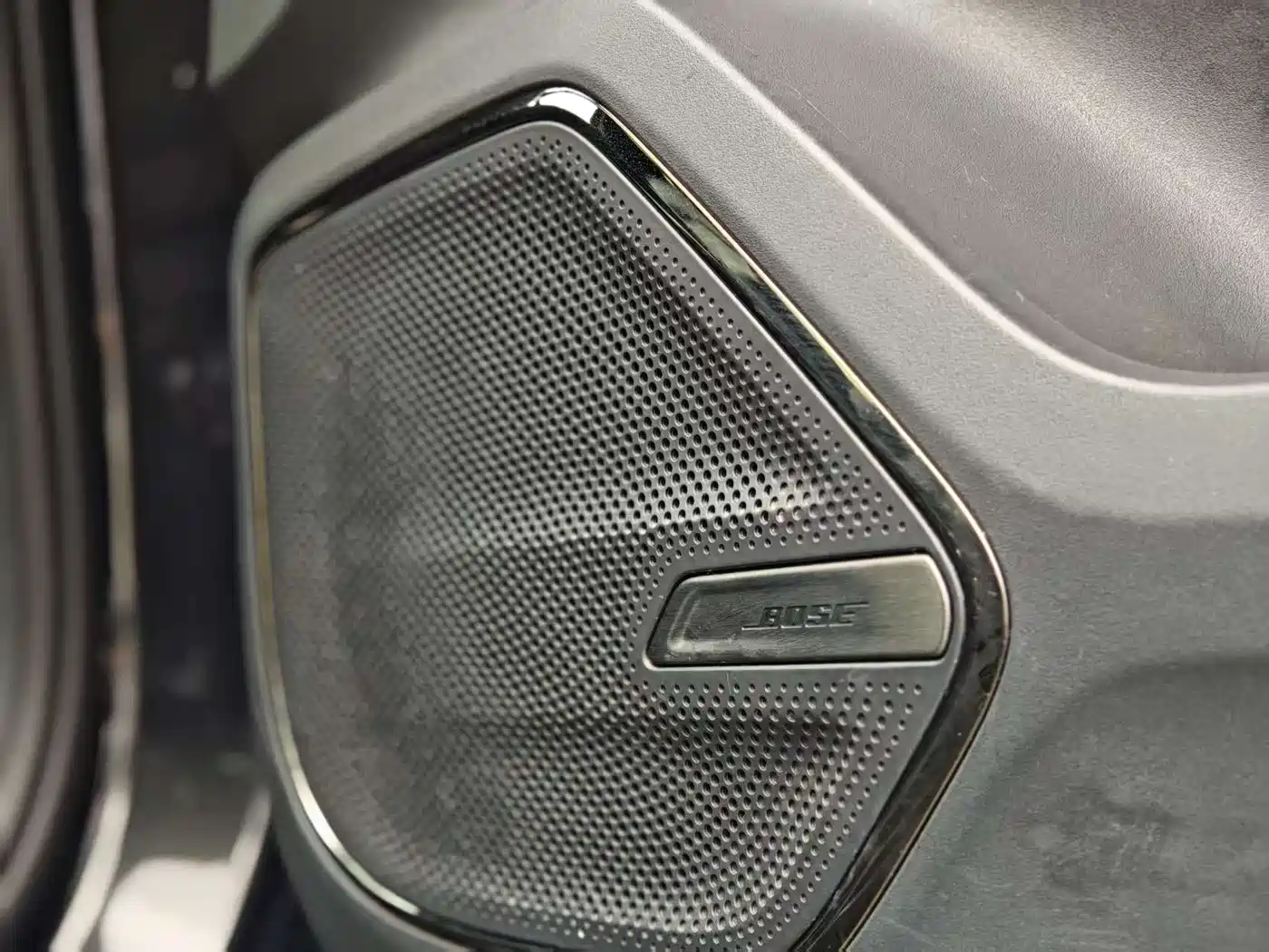 Lynk & Co 09 EM-P 2021 2.0T PHEV Ultra 6-seater фото 19