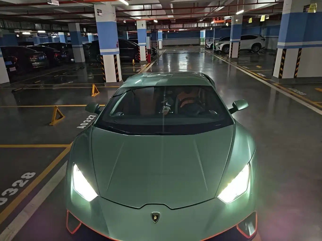 Lamborghini Huracán 2016 LP 600-4 Limited Edition фото 22