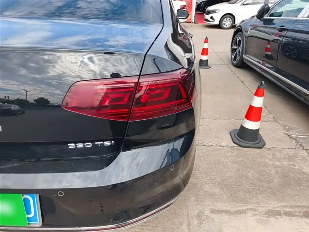 Volkswagen Magotan 2023 2 Million Units Anniversary Edition 330TSI DSG Leading Type фото 24