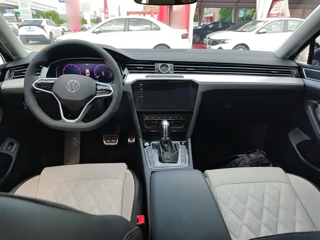 Volkswagen Magotan 2023 2 Million Units Anniversary Edition 330TSI DSG Leading Type фото 6