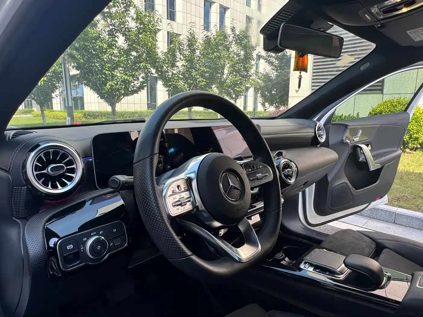 Mercedes-Benz A-Class 2019 A 200 L Sport Sedan фото 22