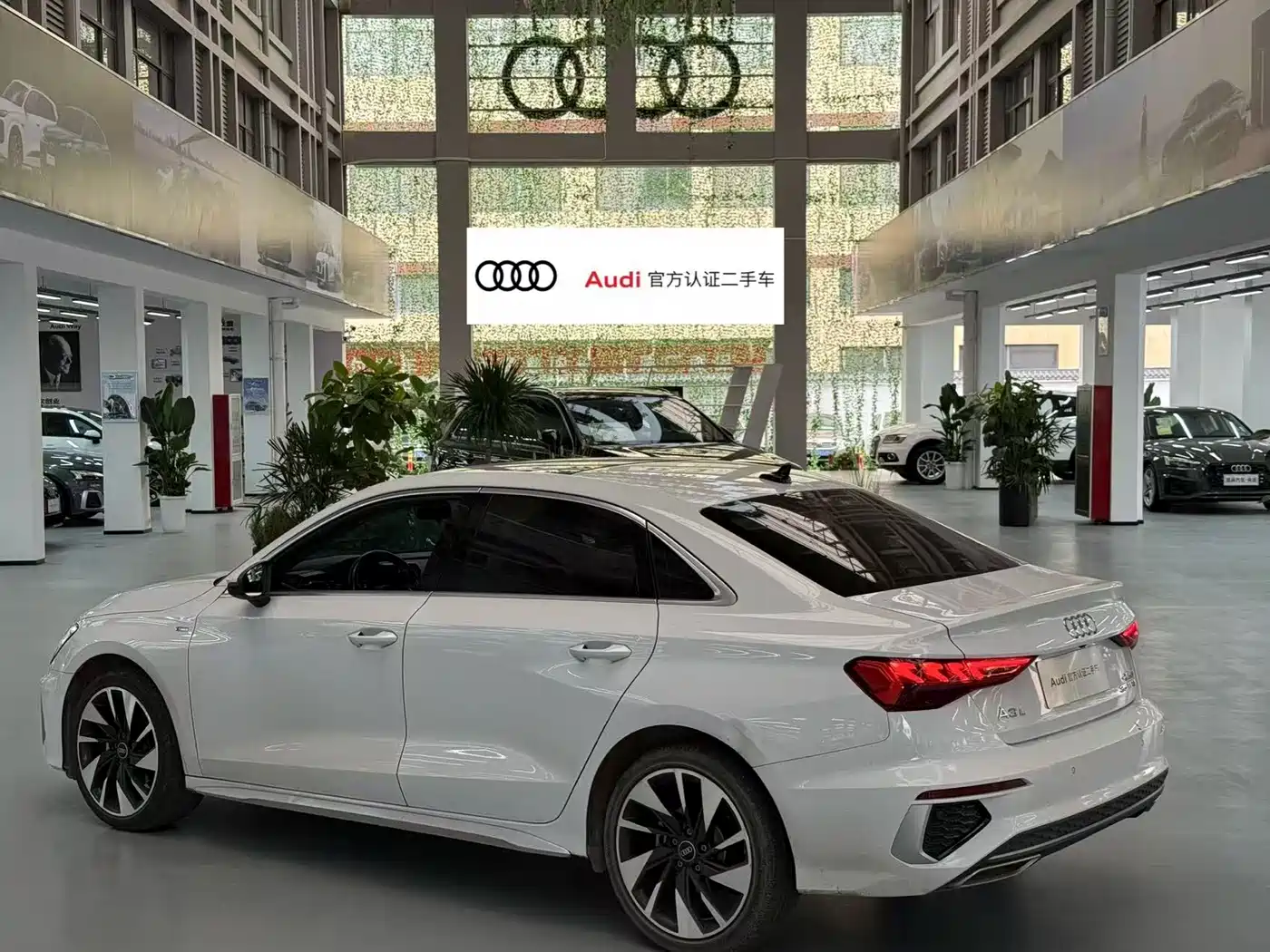 Audi A3 2023 A3L Limousine 35 TFSI Fashion Sport фото 4