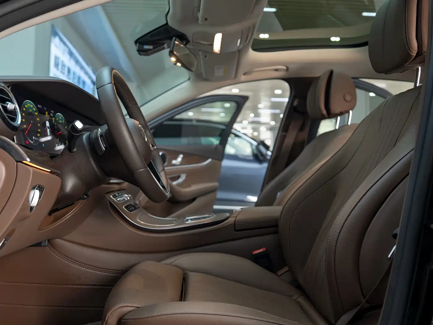 Mercedes-Benz E-Class 2023 E 260 L фото 11