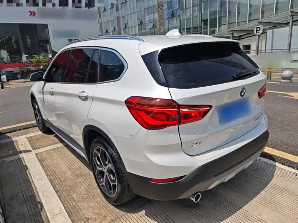 BMW X1 2019 sDrive18Li Premium Model фото 5