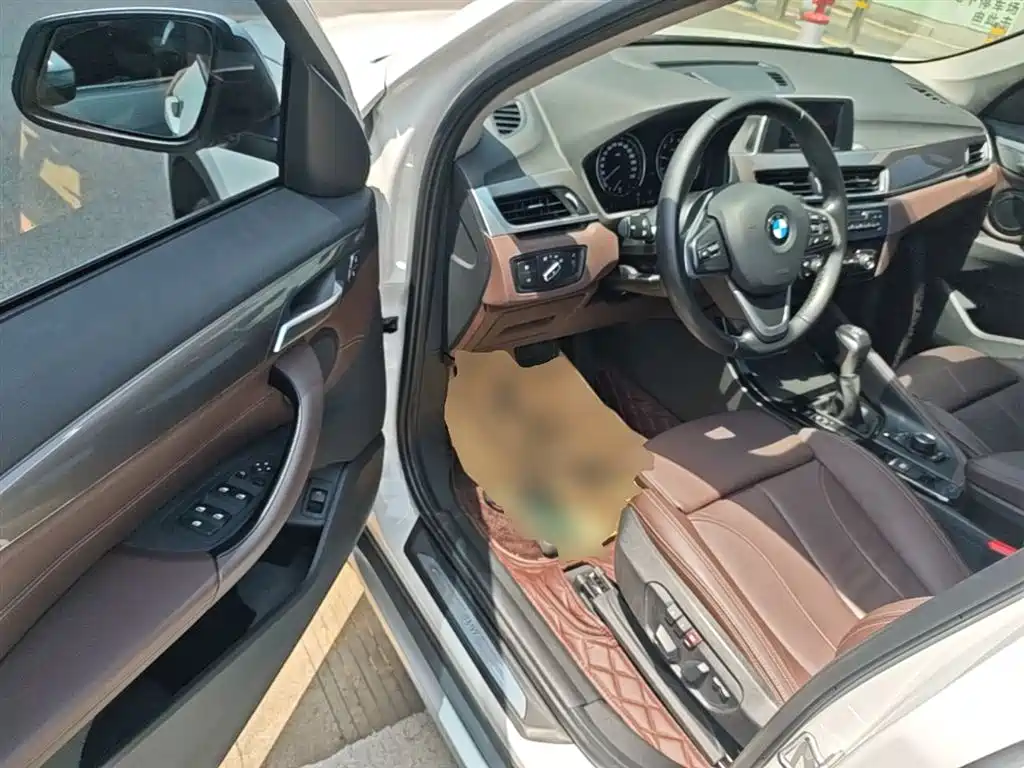 BMW X1 2019 sDrive18Li Premium Model фото 16