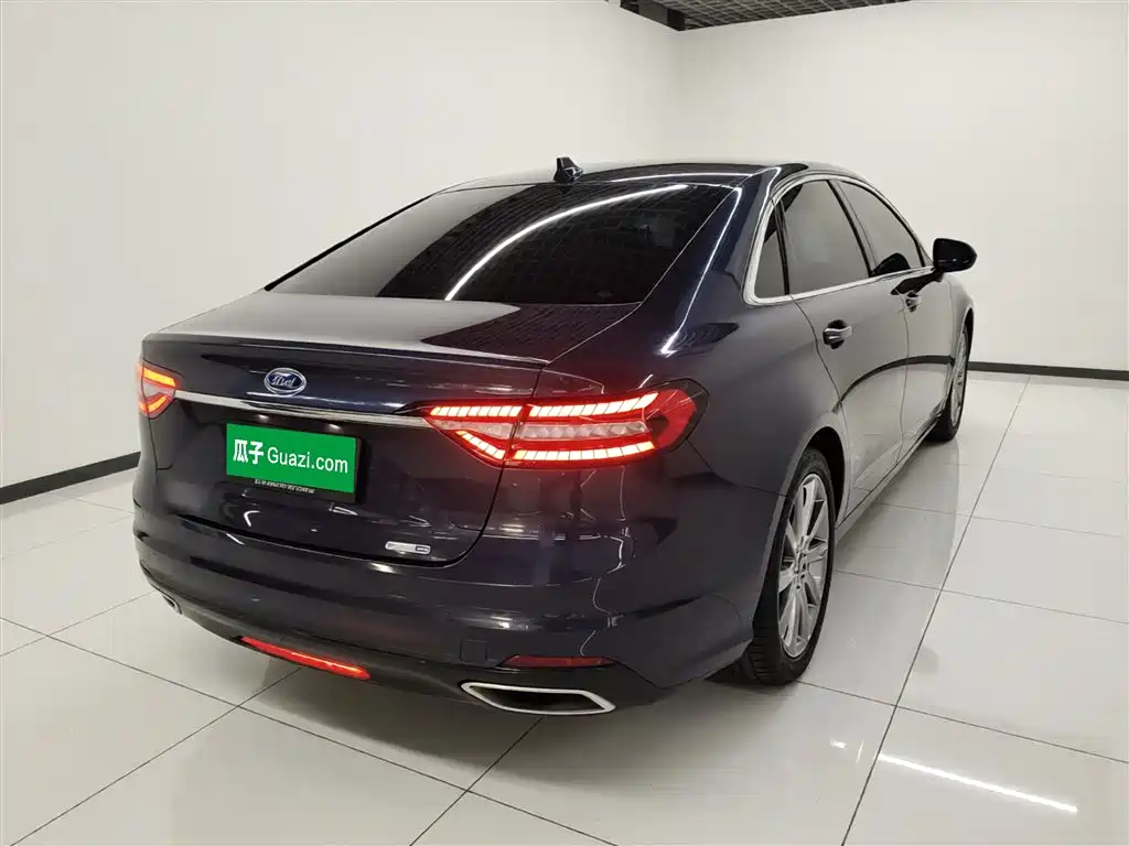 FORD TAURUS