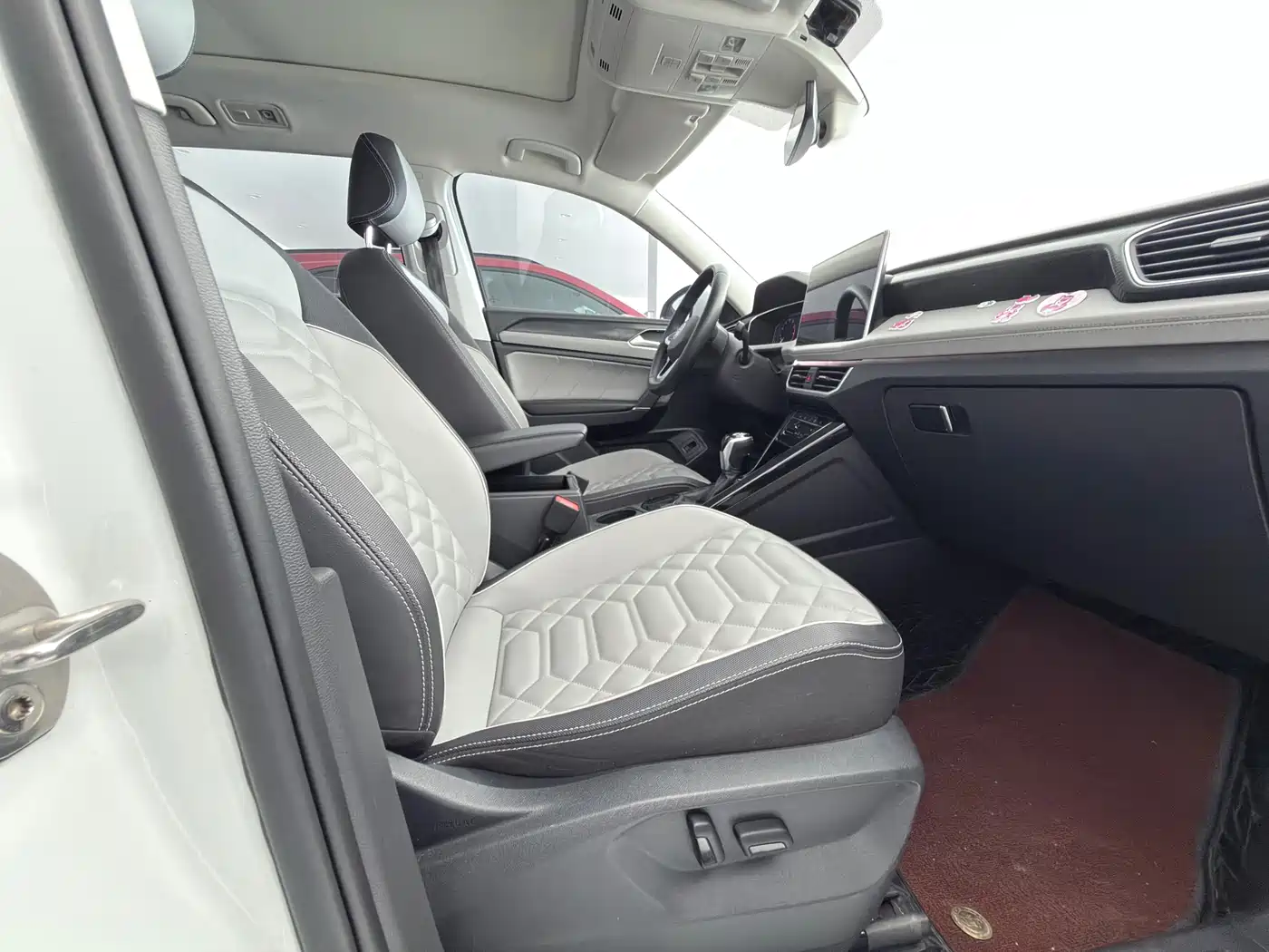 Volkswagen Tayron 2023 330TSI 2WD Luxury Plus Advanced Edition фото 5